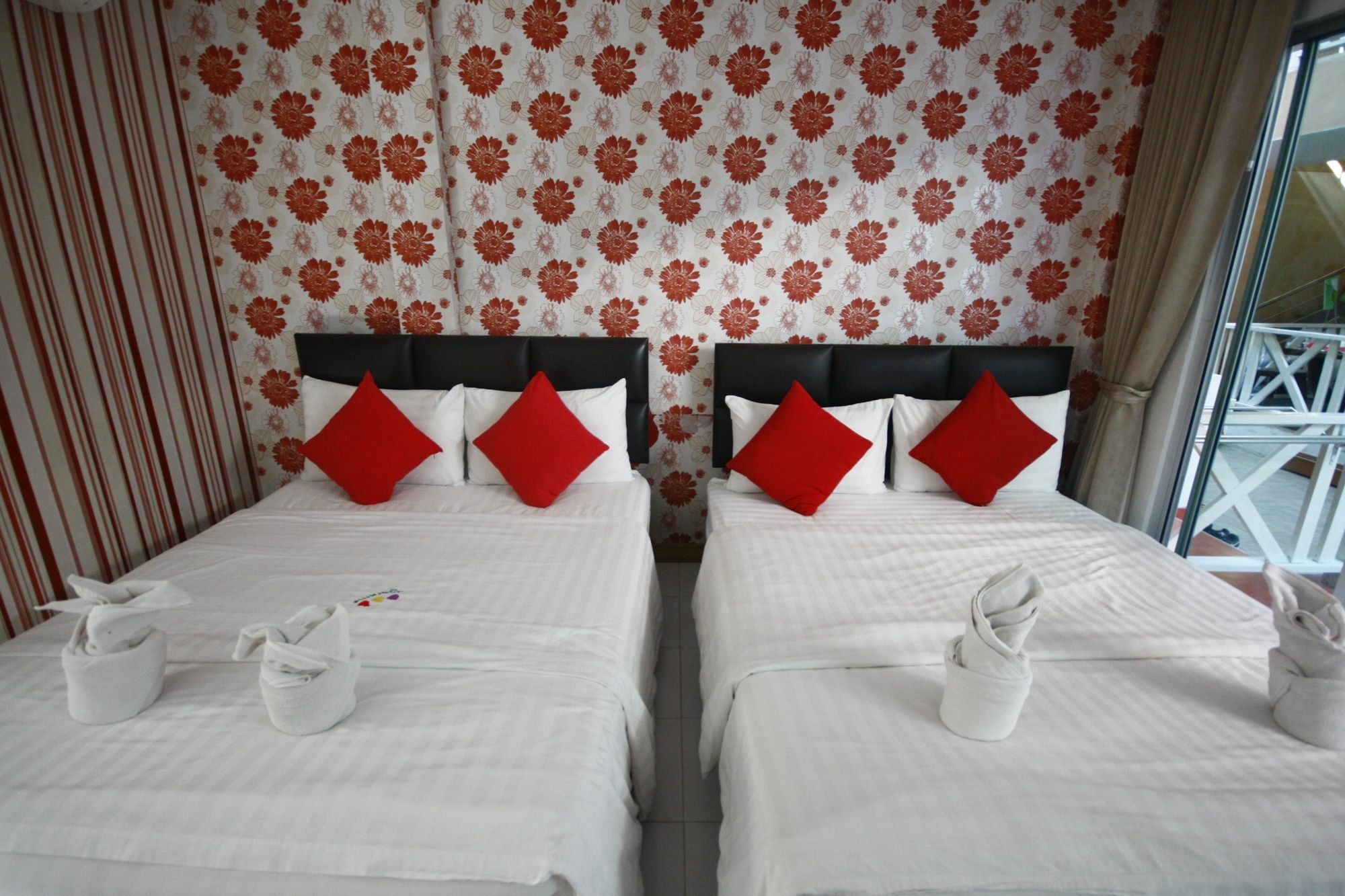 Tawaen Beach Resort Koh Larn Extérieur photo
